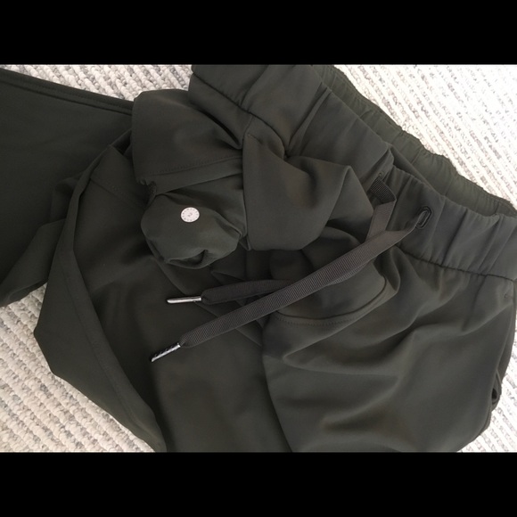Lululemon On the Fly pants size 2 - Picture 3 of 3